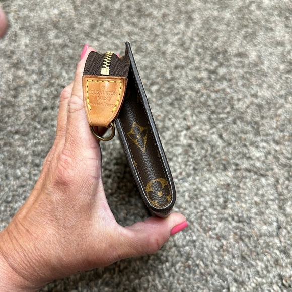 Authentic Louis Vuitton Bucket Bag Pochette in excellent used condition! - Picture 6 of 16